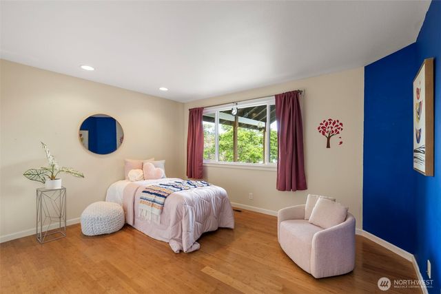 21275 Indianola Road NE, Poulsbo, WA 98370