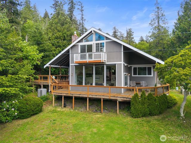 21275 Indianola Road NE, Poulsbo, WA 98370