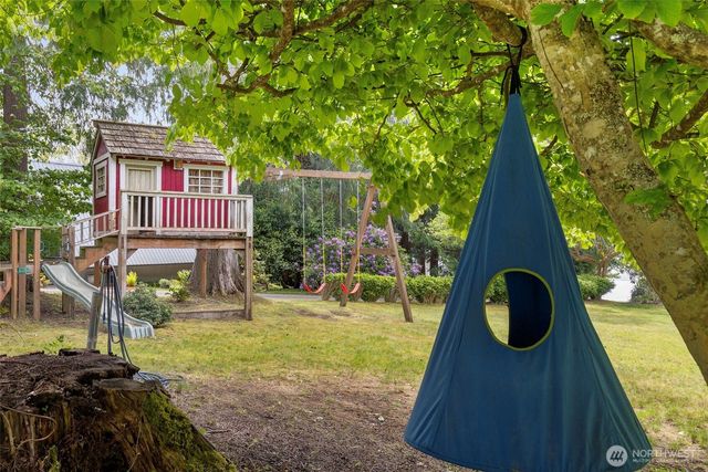 21275 Indianola Road NE, Poulsbo, WA 98370