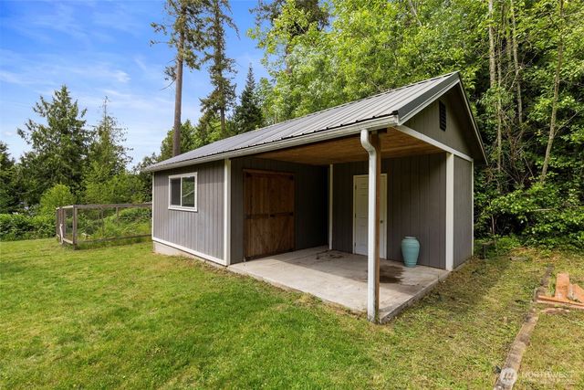 21275 Indianola Road NE, Poulsbo, WA 98370