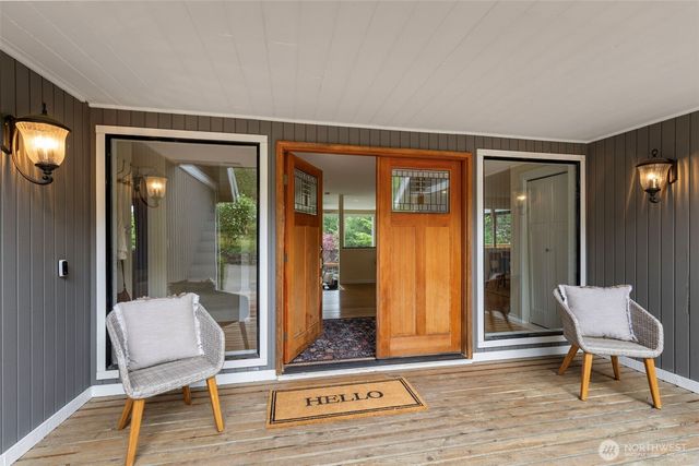 21275 Indianola Road NE, Poulsbo, WA 98370