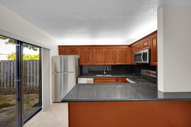 128 Lake Arbor Drive, Palm Springs, FL 33461