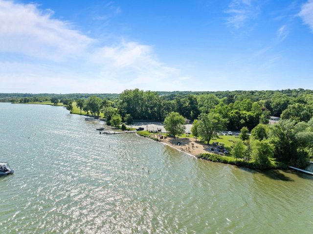 N3358 Hawthorn ROAD, Lake Geneva, WI 53147