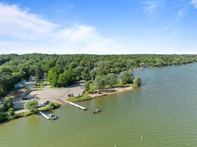 N3358 Hawthorn ROAD, Lake Geneva, WI 53147