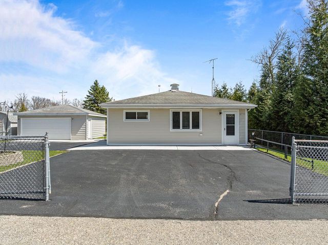 N3358 Hawthorn ROAD, Lake Geneva, WI 53147