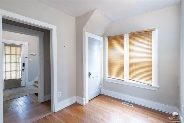 711 Osage, Manhattan, KS 66502