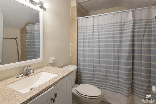 711 Osage, Manhattan, KS 66502