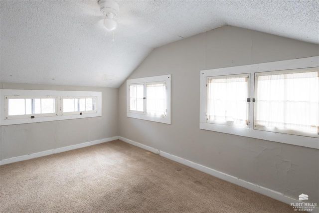 711 Osage, Manhattan, KS 66502