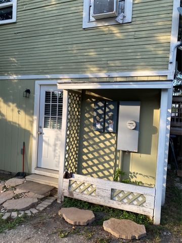 1307 Coggin Avenue, Brownwood, TX 76801