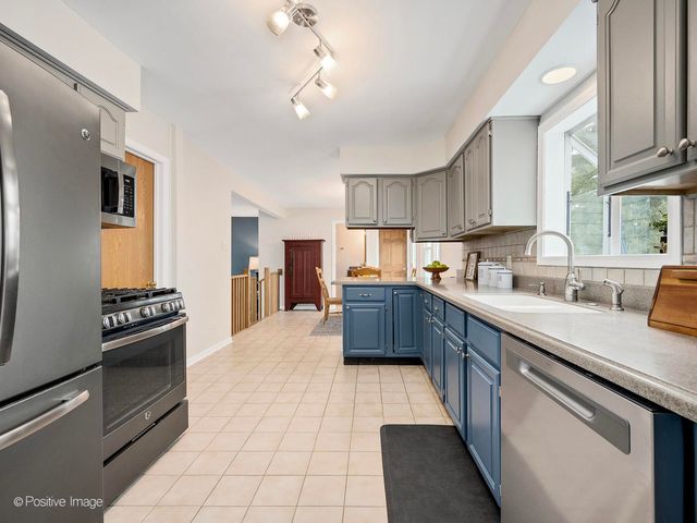 17630 67th Court, Tinley Park, IL 60477