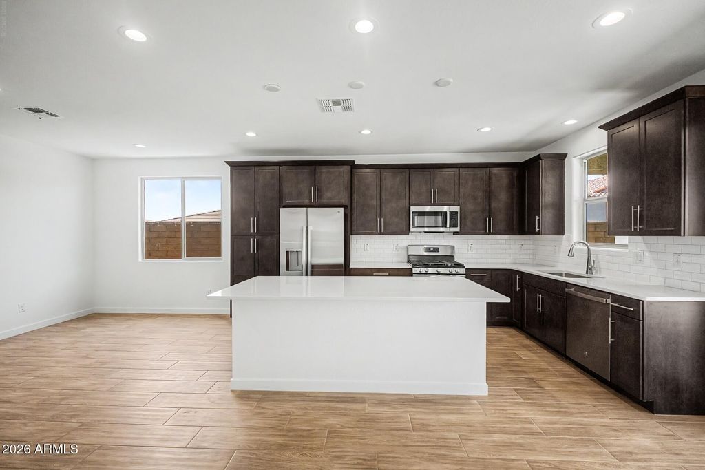 16978 W SAMANTHA Way, Goodyear, AZ 85338 — photo 3
