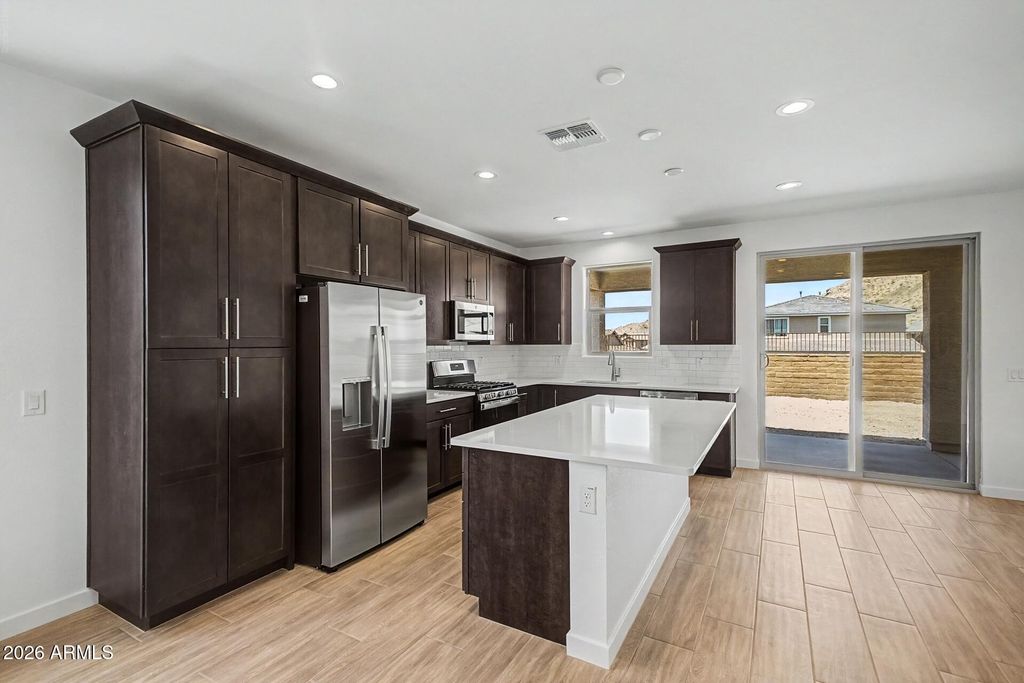 16978 W SAMANTHA Way, Goodyear, AZ 85338 — photo 4