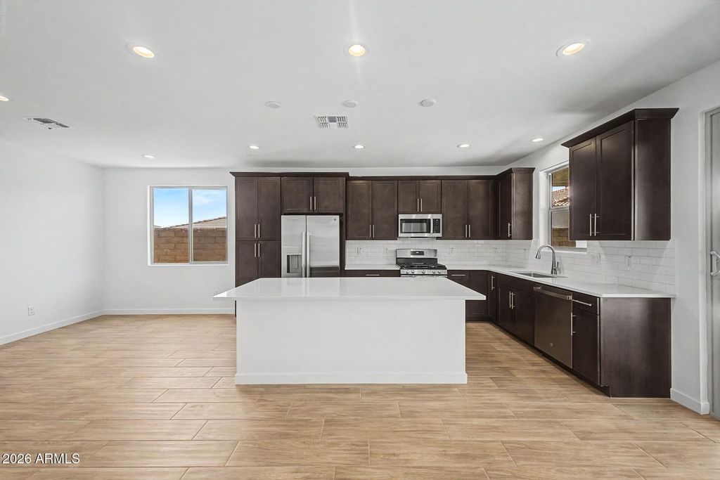 16978 W SAMANTHA Way, Goodyear, AZ 85338 — photo 5