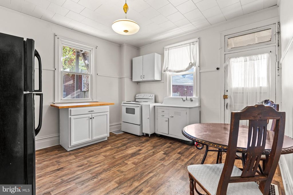 Image 11 of property listing at 836 HAMILTON BLVD, Hagerstown, MD 21742