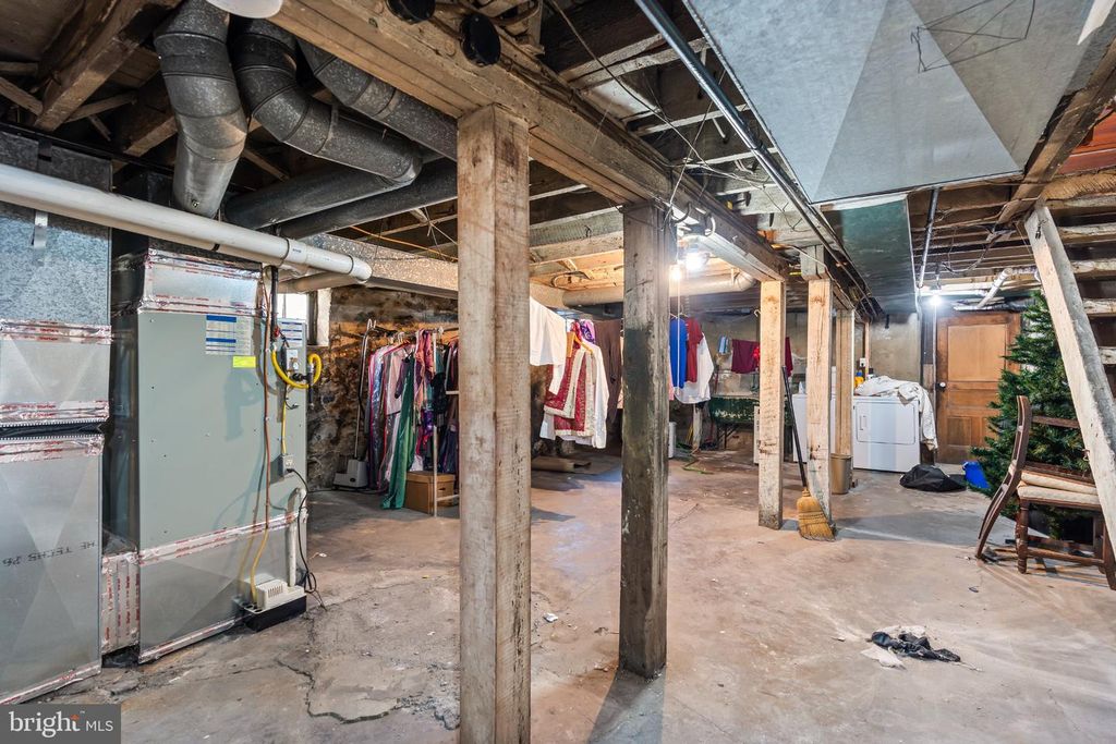 Image 4 of property listing at 836 HAMILTON BLVD, Hagerstown, MD 21742