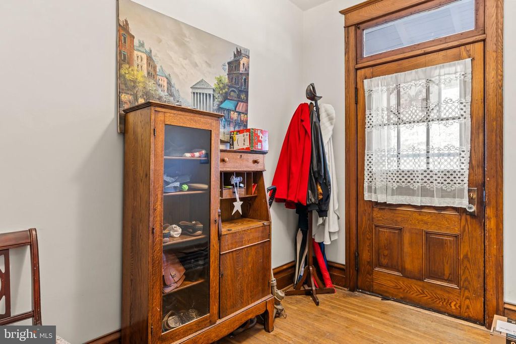 Image 10 of property listing at 836 HAMILTON BLVD, Hagerstown, MD 21742