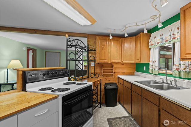 22204 State Route 706 E, Elbe, WA 98330