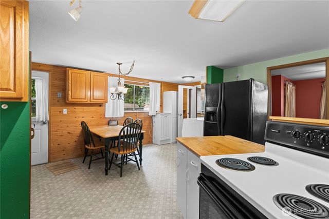22204 State Route 706 E, Elbe, WA 98330