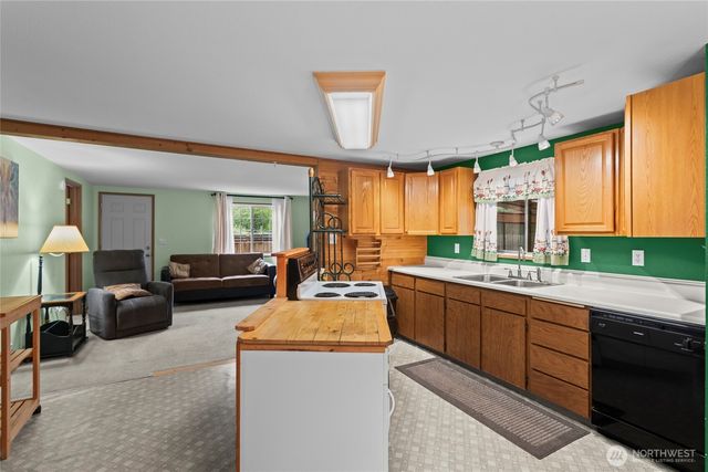 22204 State Route 706 E, Elbe, WA 98330