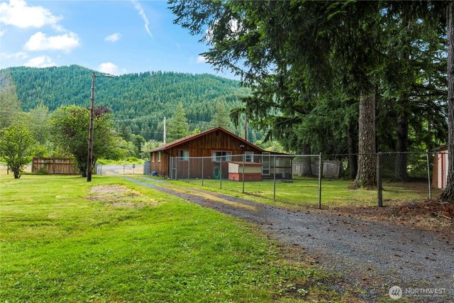 22204 State Route 706 E, Elbe, WA 98330