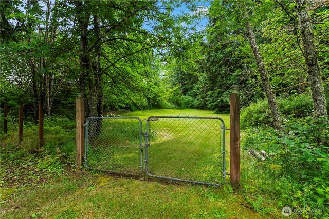 22204 State Route 706 E, Elbe, WA 98330