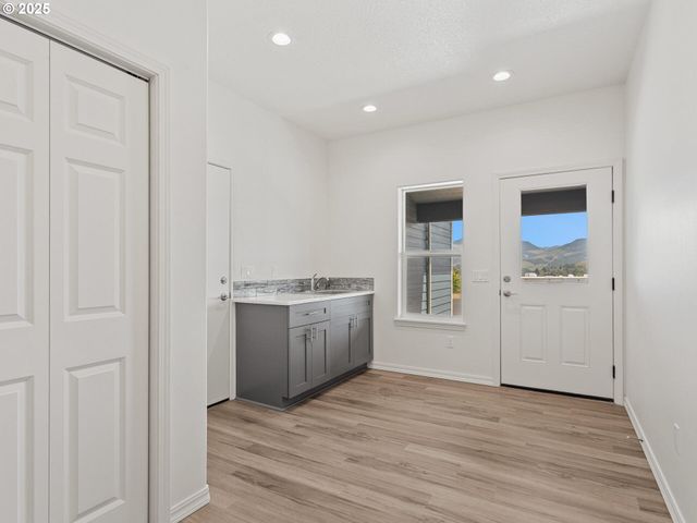 1091 N ECHO MOUNTAIN Rd, Otis, OR 97368