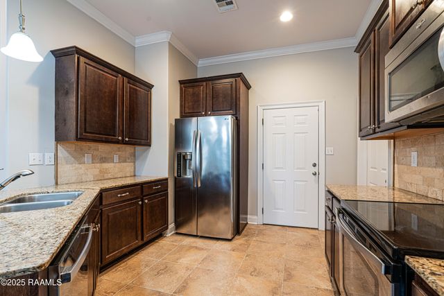 606 Highland View Drive, Youngsville, LA 70592