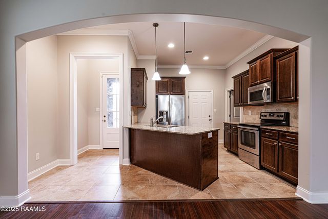 606 Highland View Drive, Youngsville, LA 70592