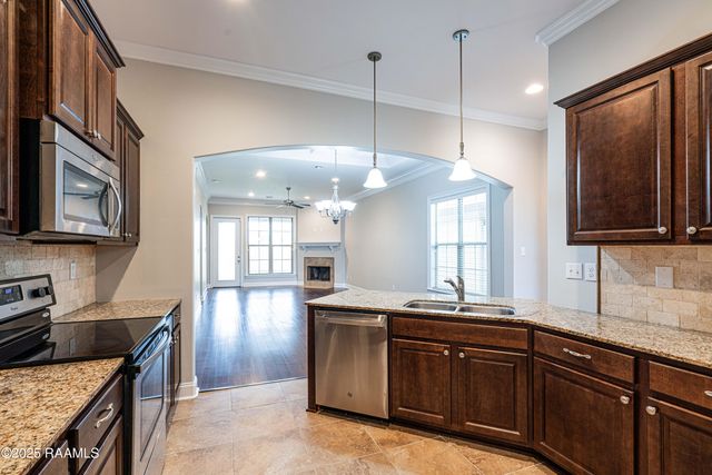 606 Highland View Drive, Youngsville, LA 70592