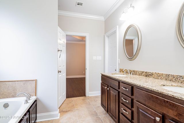 606 Highland View Drive, Youngsville, LA 70592