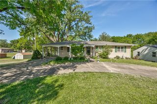 1020 S Delaware Street, Tonganoxie, KS 66086