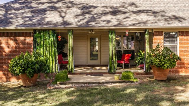 23 Northlake Circle, Conway, AR 72032