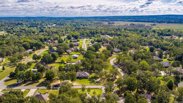 23 Northlake Circle, Conway, AR 72032