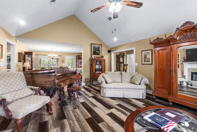 23 Northlake Circle, Conway, AR 72032