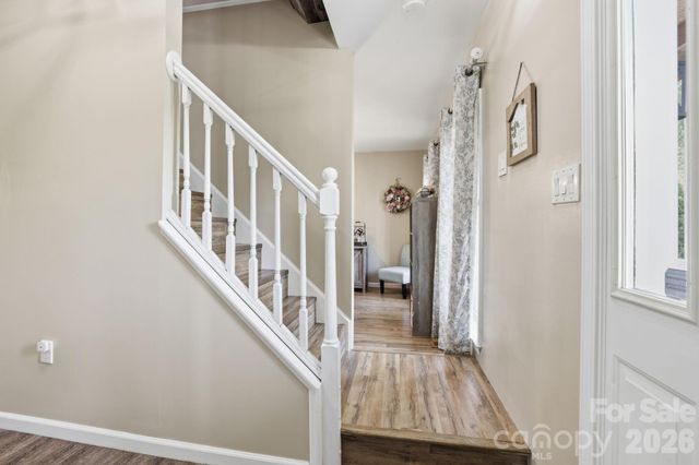 10 Country Road, Hendersonville, NC 28791