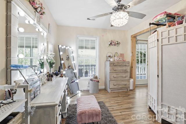 10 Country Road, Hendersonville, NC 28791