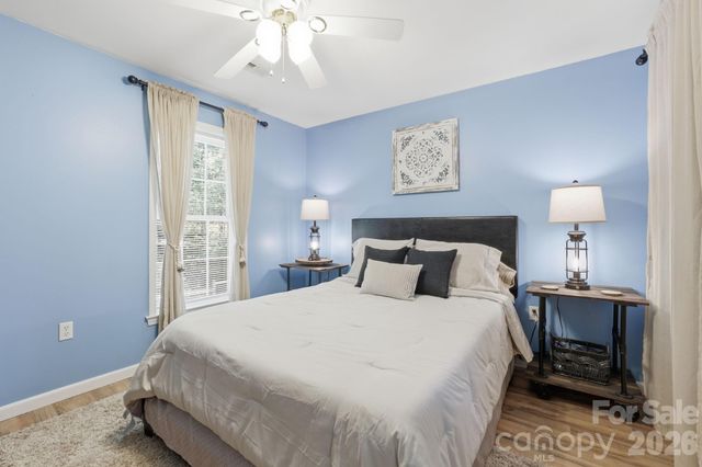 10 Country Road, Hendersonville, NC 28791