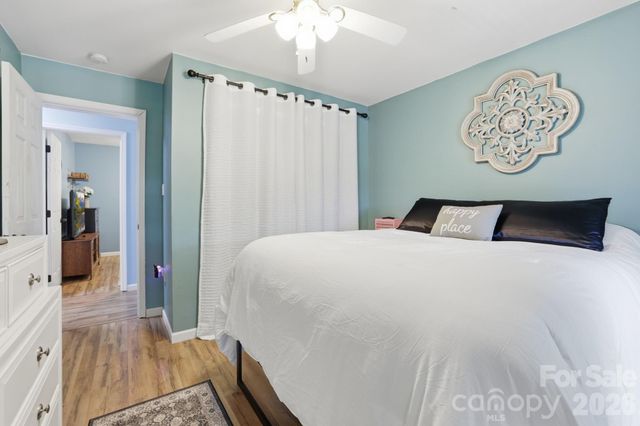 10 Country Road, Hendersonville, NC 28791