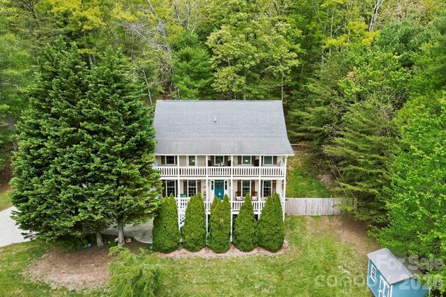 10 Country Road, Hendersonville, NC 28791