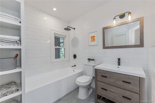 12 Risley Place, New Rochelle, NY 10801