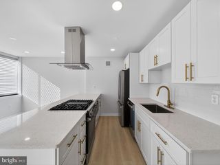 4390 LORCOM LN #410, Arlington, VA 22207