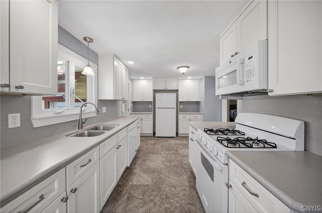 313 South Terry Road, Geddes, NY 13219