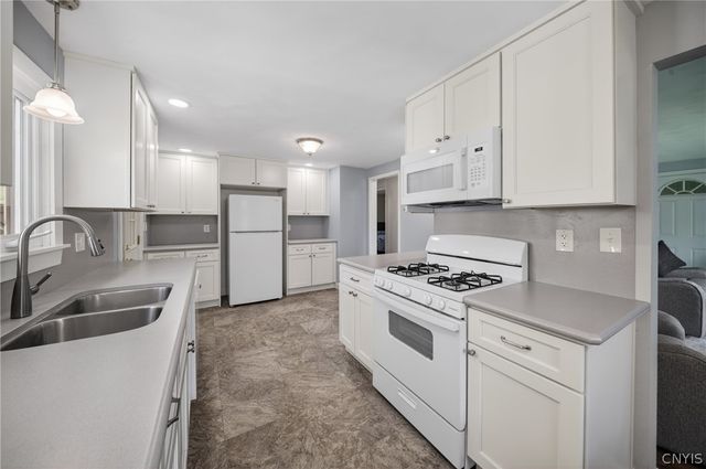 313 South Terry Road, Geddes, NY 13219