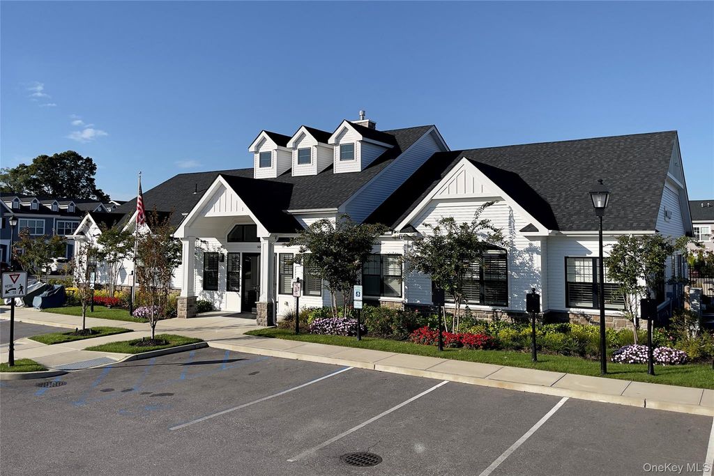 179 Sutton Court 179, Deer Park, NY 11729