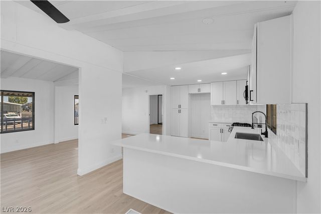 3421 Ewa Beach Drive, Las Vegas, NV 89122