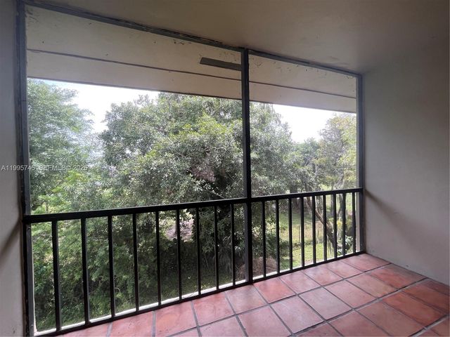 7820 S Colony Cir S 301, Tamarac, FL 33321