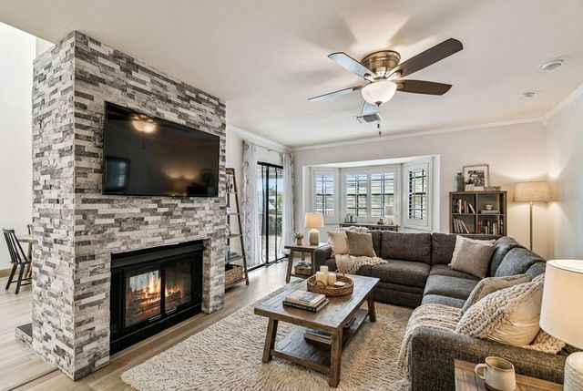 10444 SAINT TROPEZ PLACE, Tampa, FL 33615