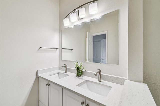 10444 SAINT TROPEZ PLACE, Tampa, FL 33615