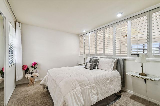 10444 SAINT TROPEZ PLACE, Tampa, FL 33615