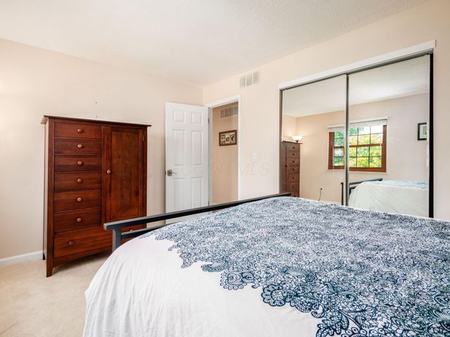 5034 Hidden View Drive, Hilliard, OH 43026